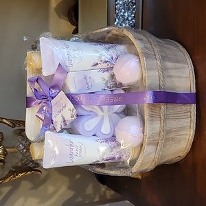 Green Canyon Spa Gift Basket 11 ps set Lavender Bath Salt Lotion Cream  New…